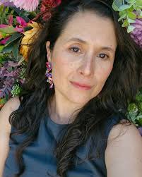 <em><strong>Miriam V.</strong></em>